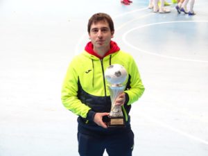 Fer, entrenador Cet10 de Barcelona