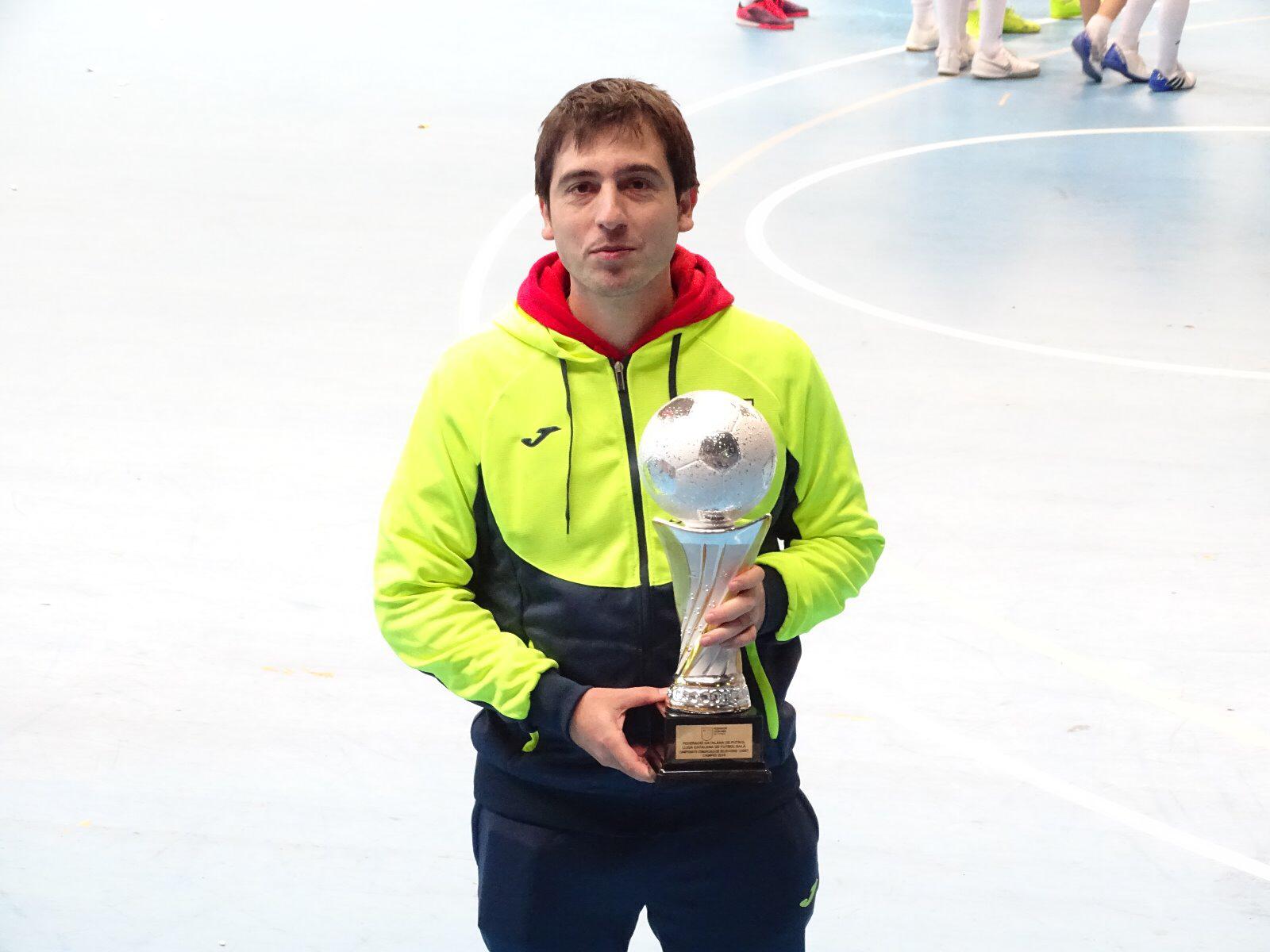 Fer, entrenador Cet10 de Barcelona